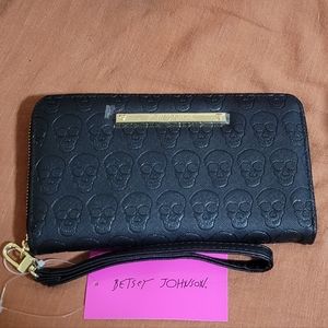 Betsey johnson skull wallet